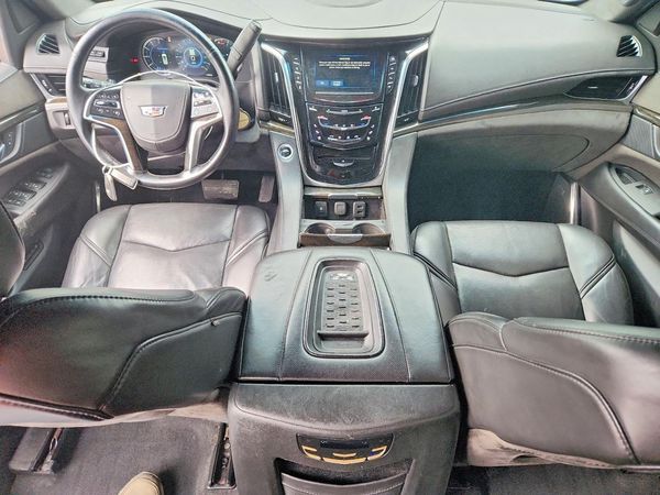 2017 CADILLAC ESCALADE Platinum