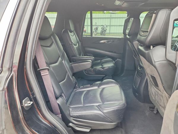 2017 CADILLAC ESCALADE Platinum