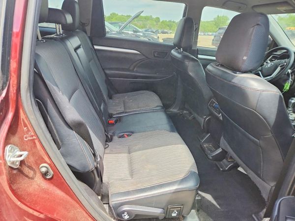 2019 TOYOTA HIGHLANDER LE/LE Plus