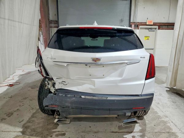 2017 CADILLAC XT5