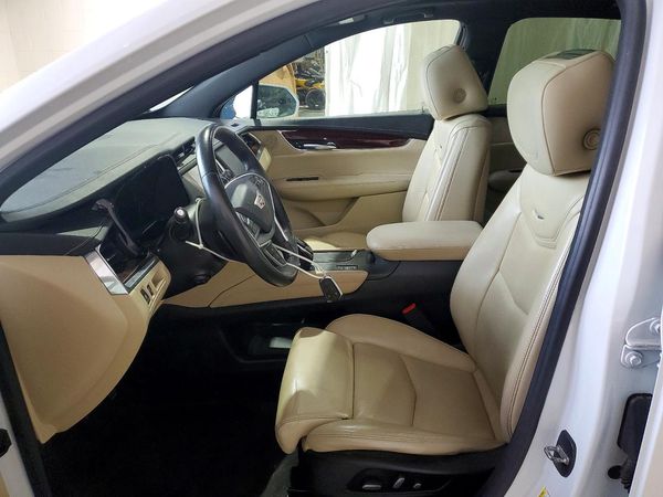 2017 CADILLAC XT5