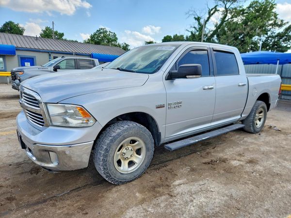 2016 RAM 1500 SLT