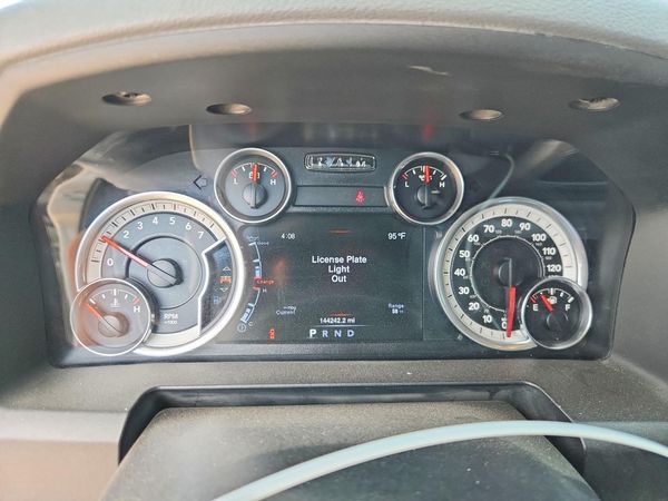 2016 RAM 1500 SLT