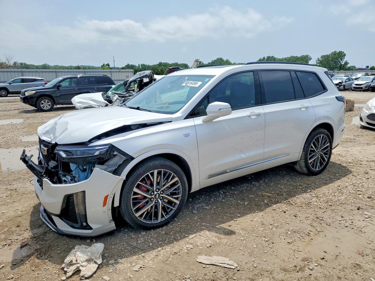 2022 CADILLAC XT6 Sport Platinum — Front 3/4