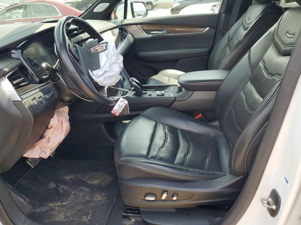 2022 CADILLAC XT6 Sport Platinum — DENT
