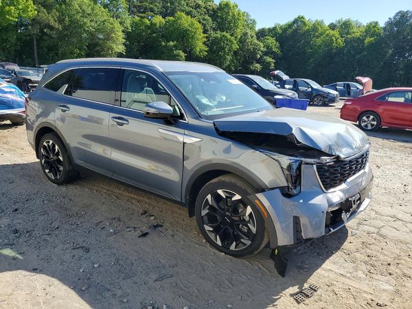 2025 KIA SORENTO