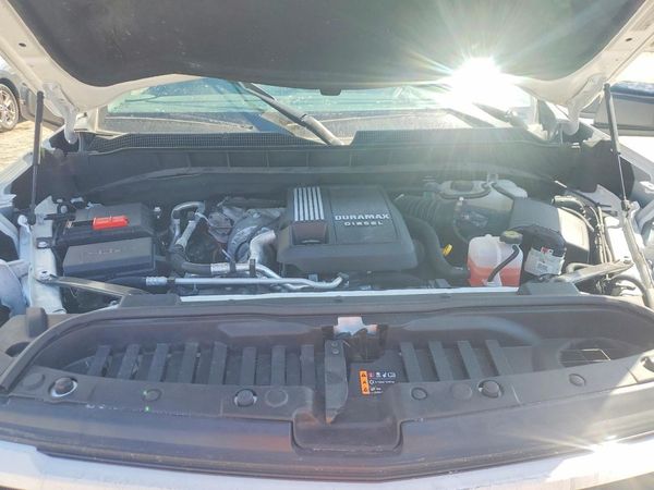 2025 CHEVROLET SILVERADO RST — Engine bay