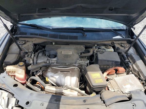 2012 TOYOTA CAMRY SOLA Hybrid — Engine bay