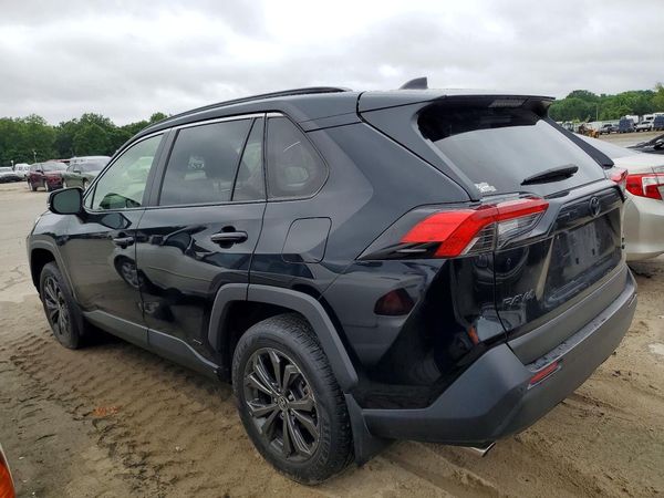 2022 TOYOTA RAV4 XLE Premium