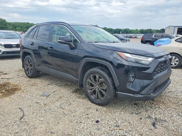 2022 TOYOTA RAV4 XLE Premium