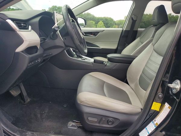 2022 TOYOTA RAV4 XLE Premium