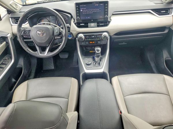 2022 TOYOTA RAV4 XLE Premium