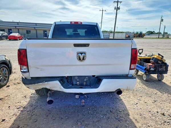 2016 RAM 1500 ST QUAD CAB 4X2