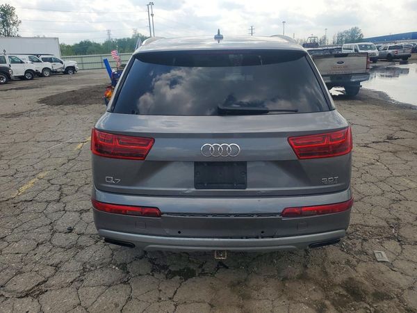 2017 AUDI Q7 quattro Premium Plus