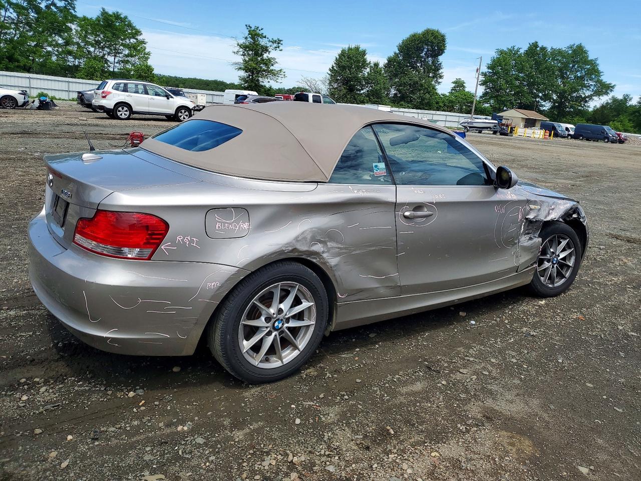 2011 BMW 128