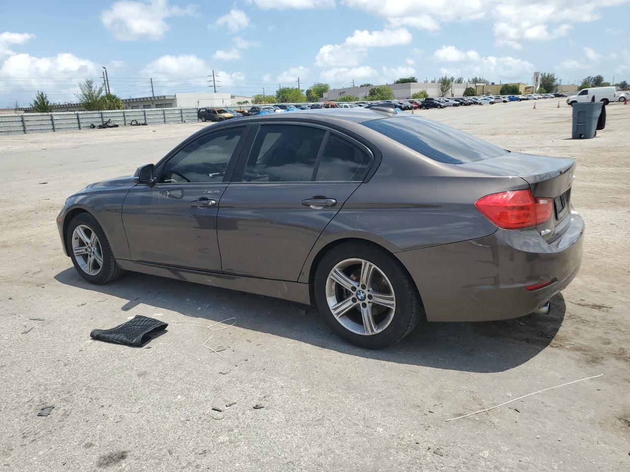 2015 BMW 320