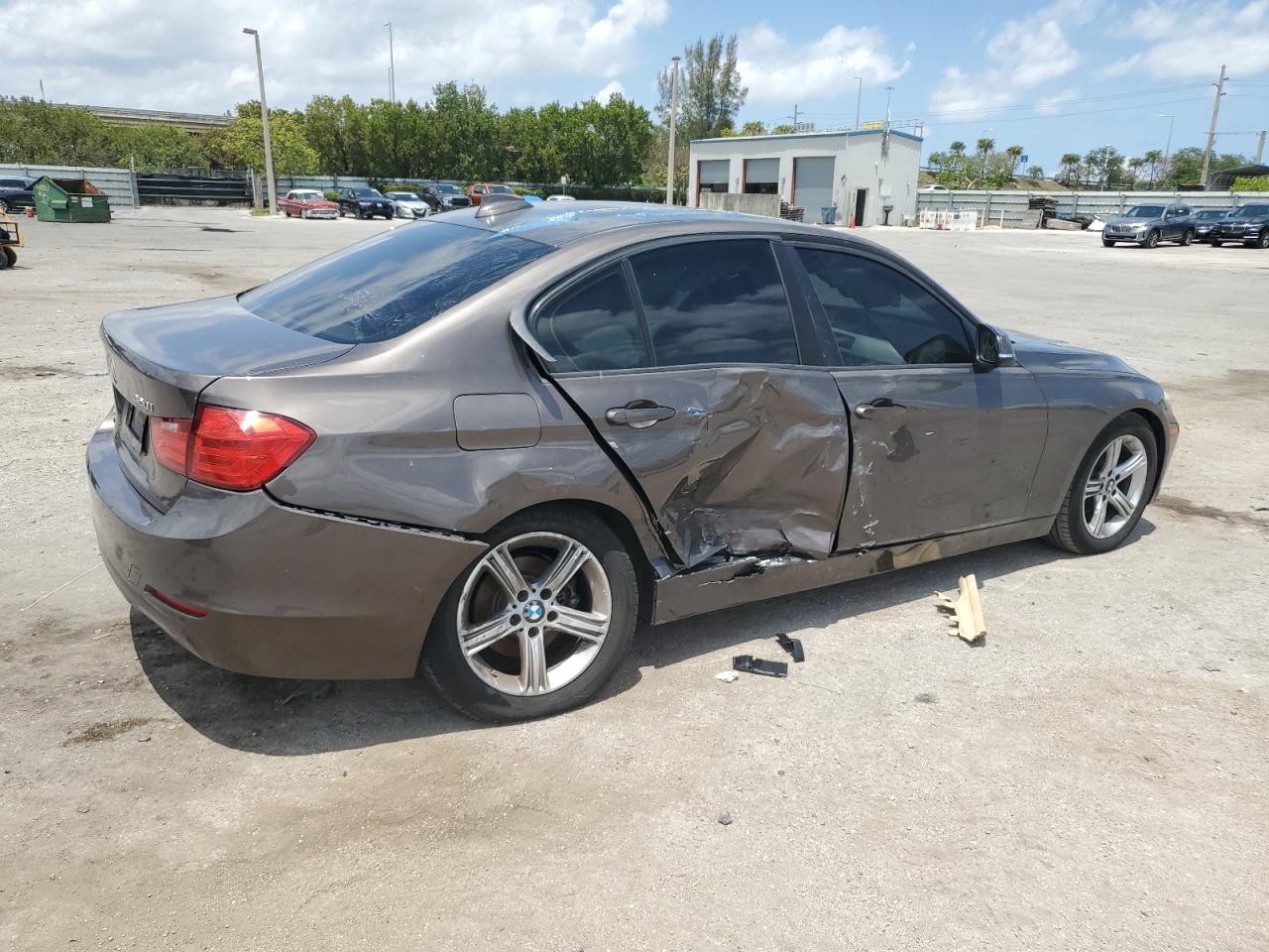 2015 BMW 320