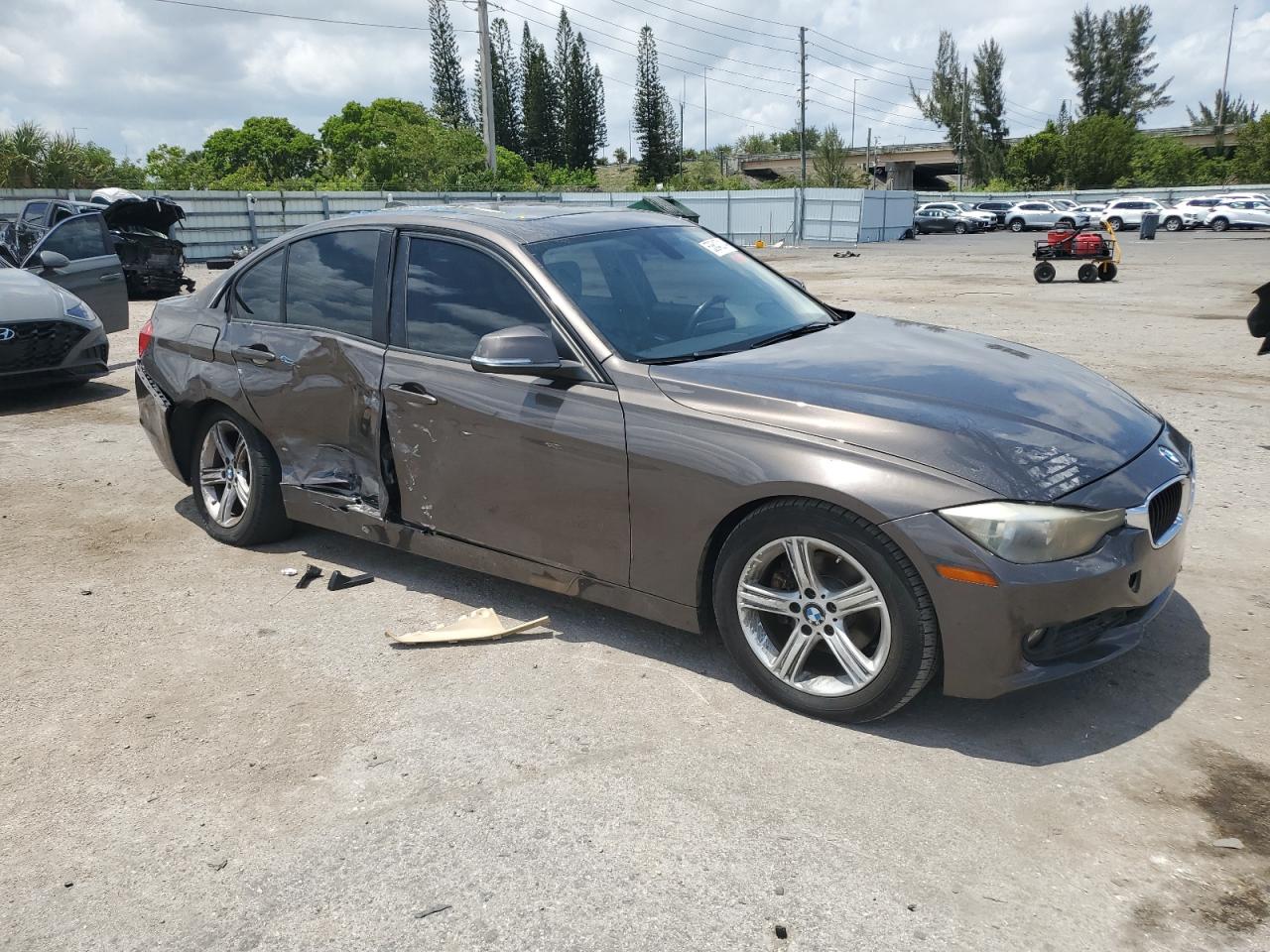 2015 BMW 320
