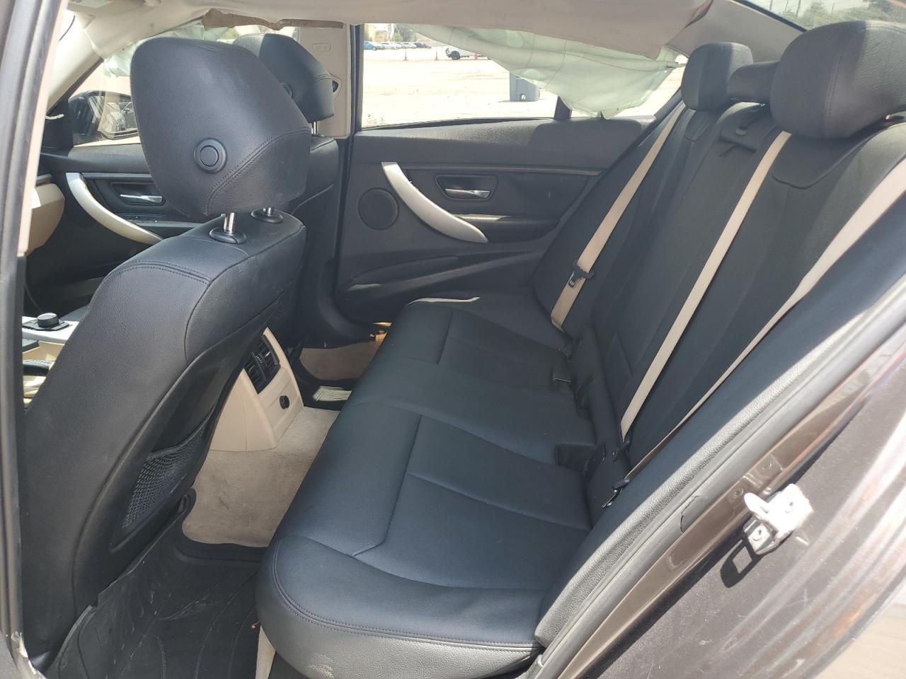 2015 BMW 320