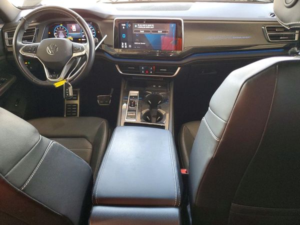 2024 VOLKSWAGEN ATLAS CROSS SPORT 4Motion SEL R-Line