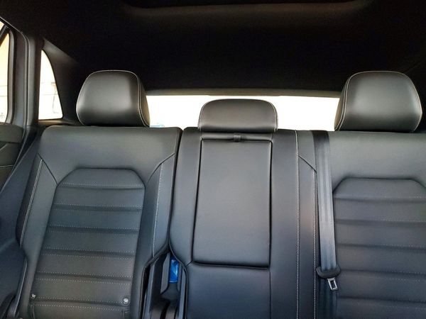 2024 VOLKSWAGEN ATLAS CROSS SPORT 4Motion SEL R-Line