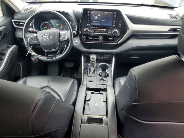 2020 TOYOTA HIGHLANDER