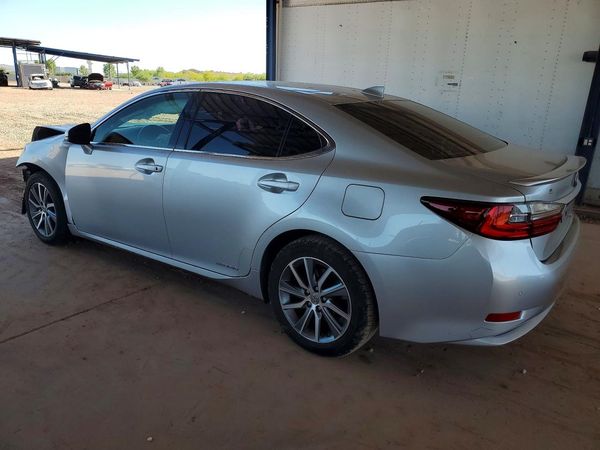 2016 LEXUS ES 300h