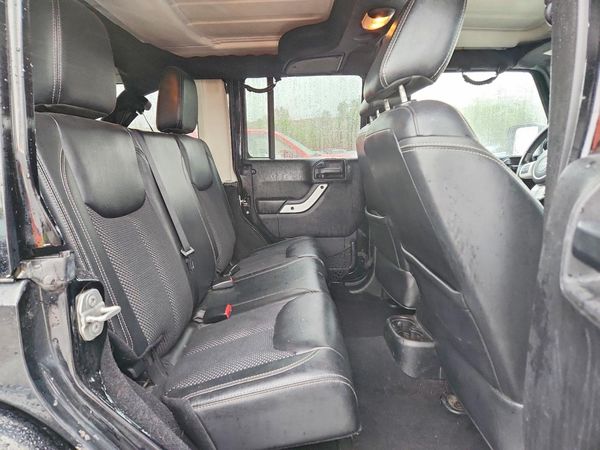 2015 JEEP WRANGLER UNLIMITED SAHARA 4X4