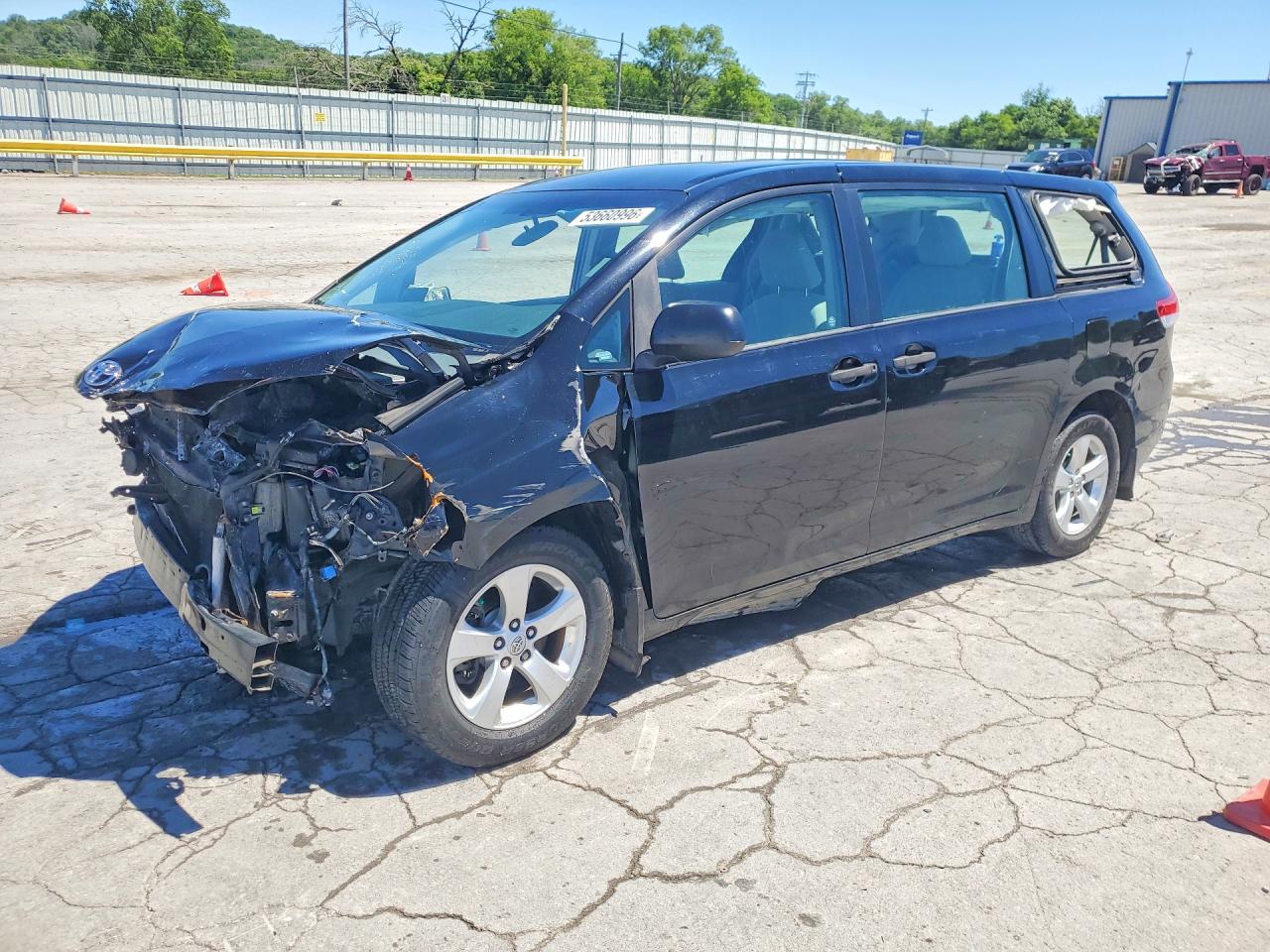 2014 TOYOTA SIENNA