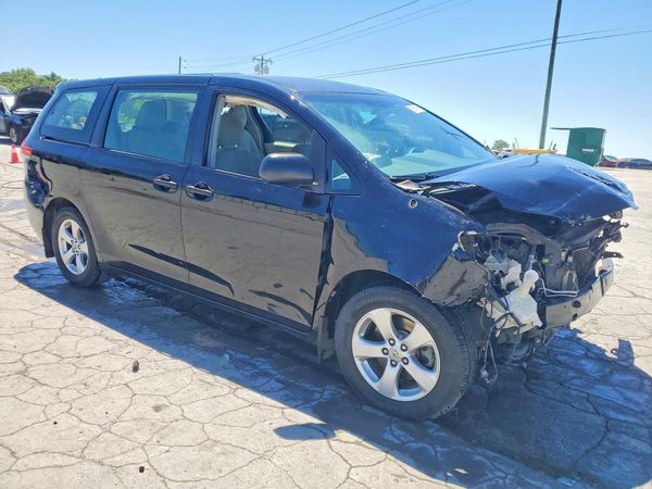 2014 TOYOTA SIENNA
