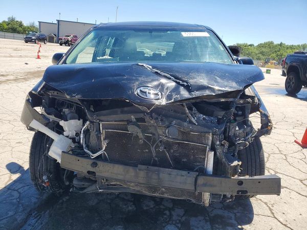 2014 TOYOTA SIENNA