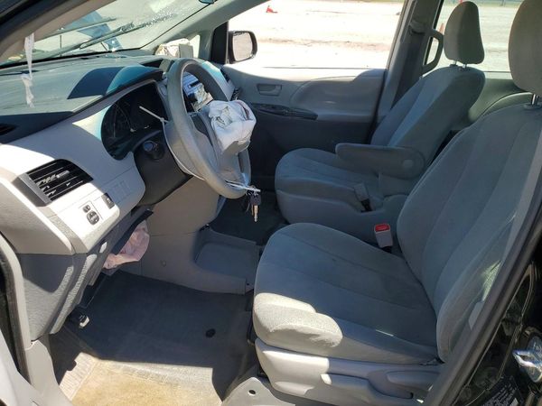 2014 TOYOTA SIENNA