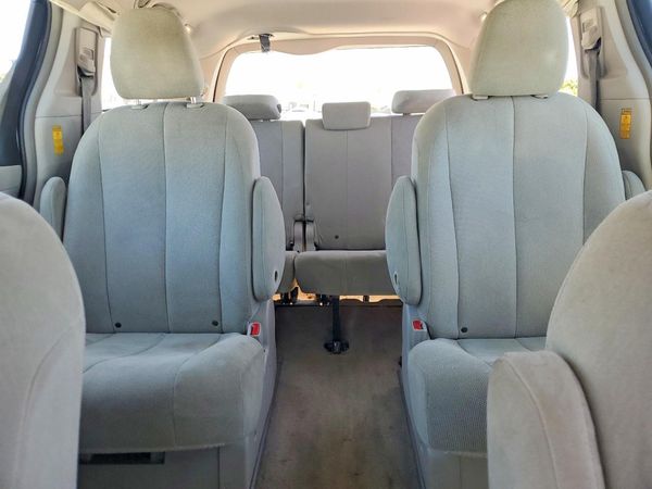 2014 TOYOTA SIENNA