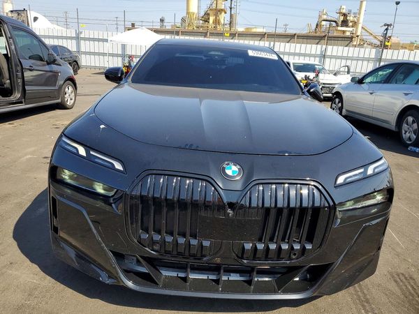 2023 BMW 740