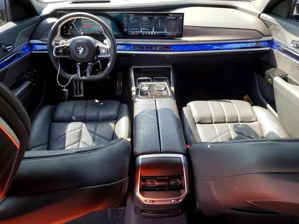 2023 BMW 740