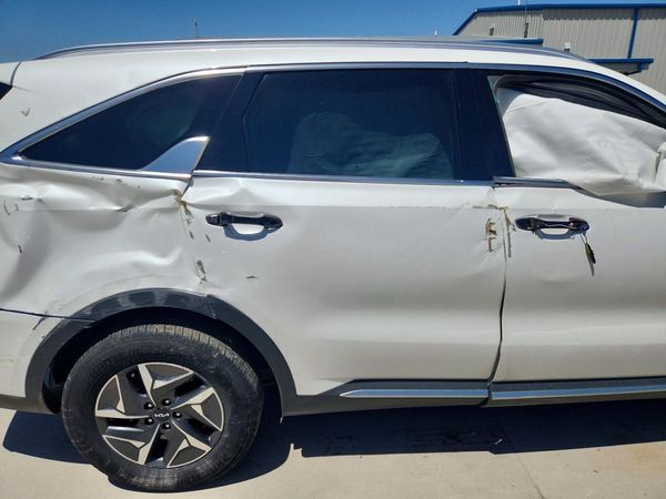 2022 KIA SORENTO S