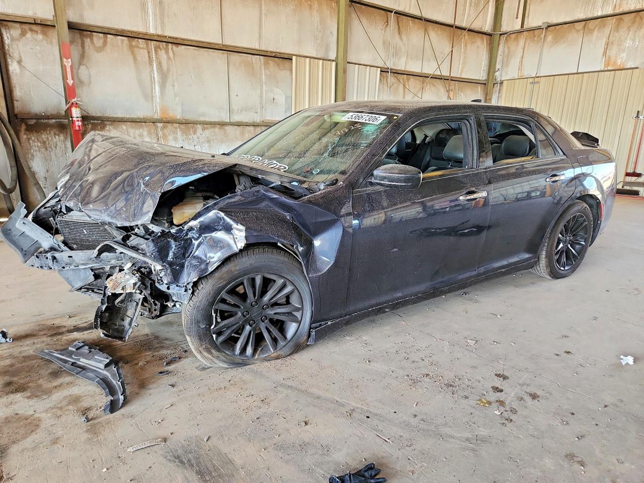 2016 CHRYSLER 300 300C — Front 3/4