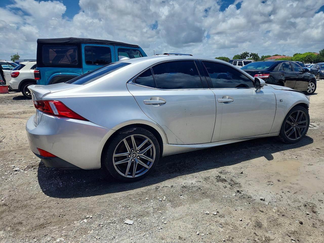 2016 LEXUS IS 200t