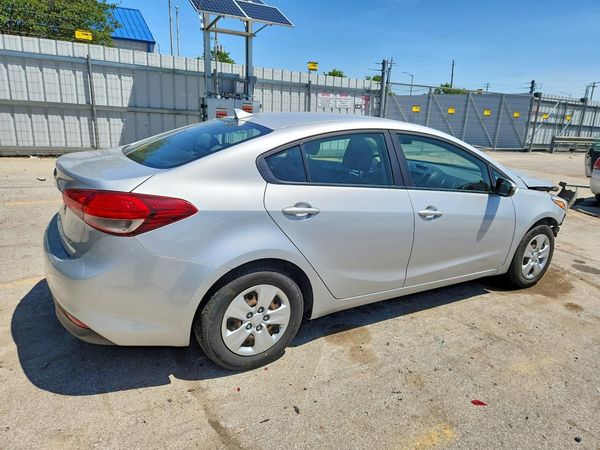 2017 KIA FORTE LX Base
