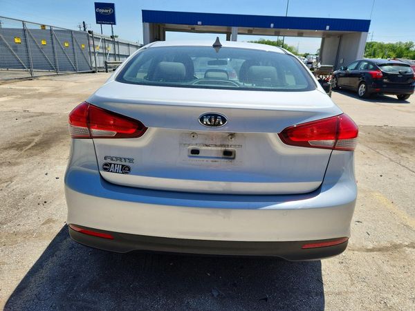 2017 KIA FORTE LX Base