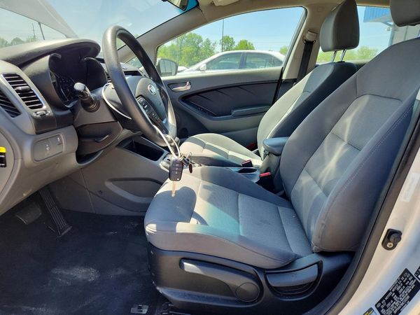 2017 KIA FORTE LX Base