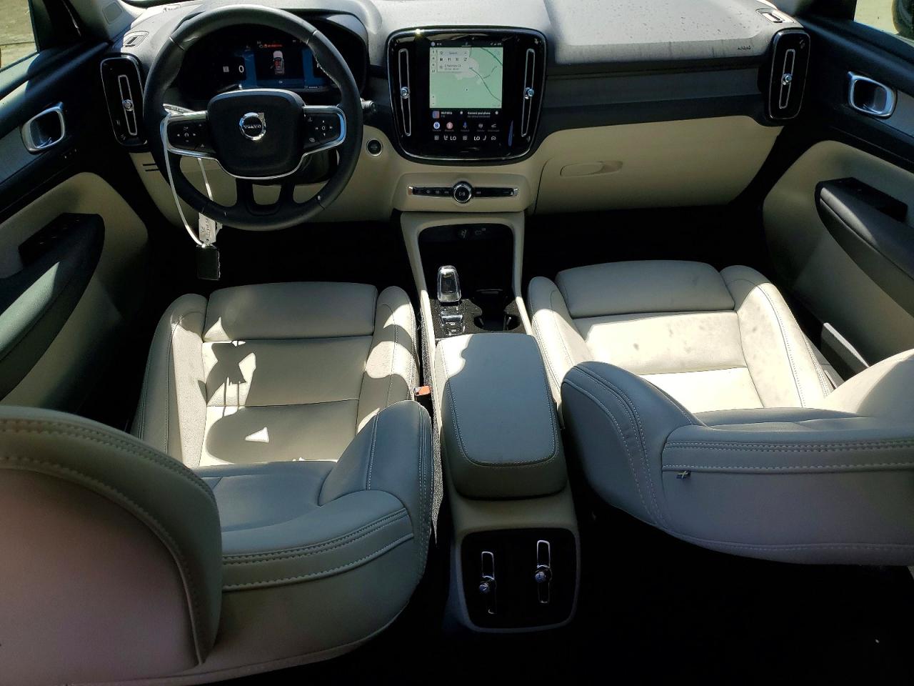 2025 VOLVO XC40 Plus Bright