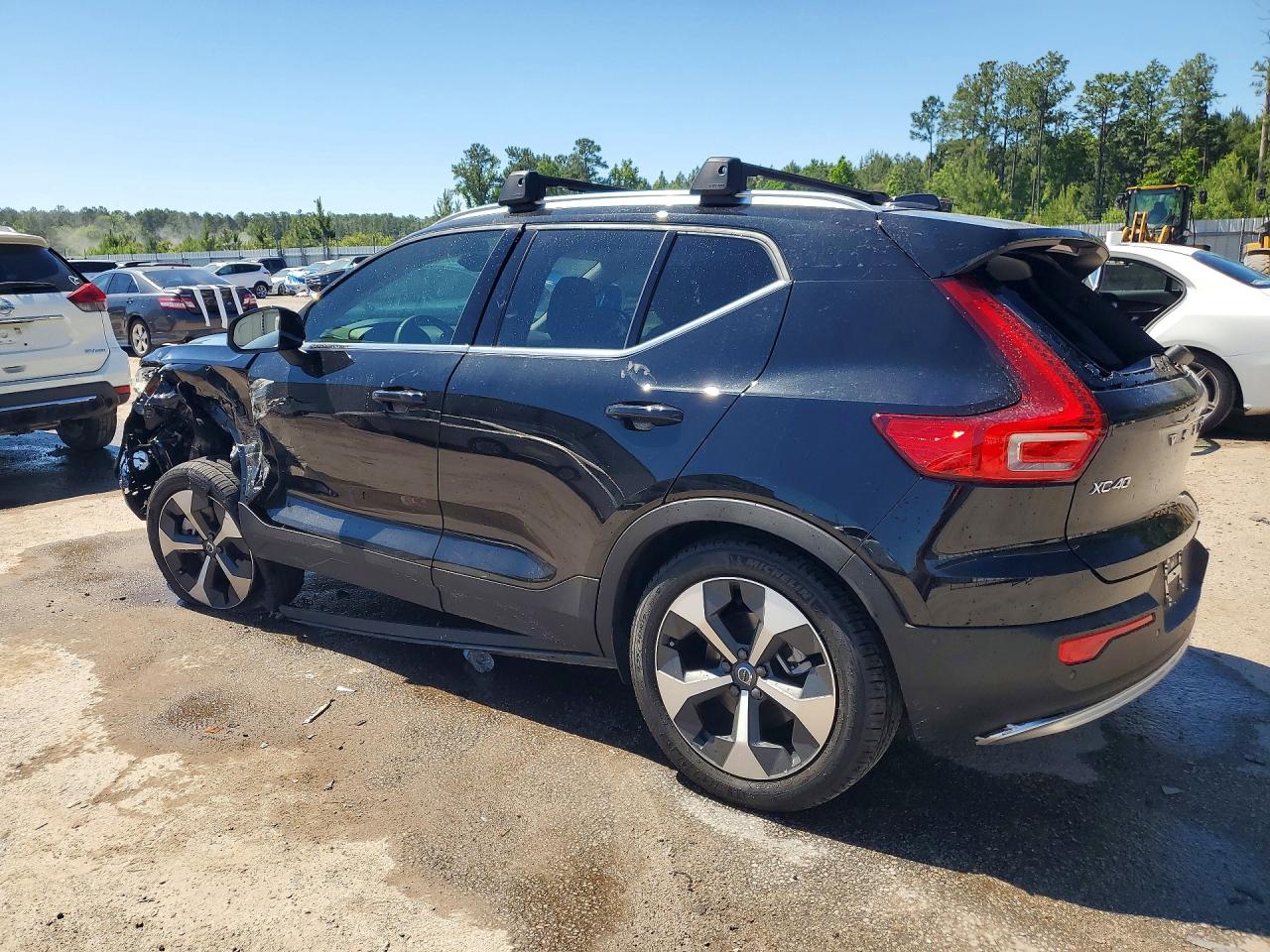 2025 VOLVO XC40 Plus Bright