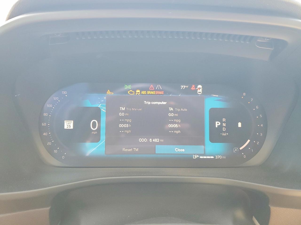 2025 VOLVO XC40 Plus Bright