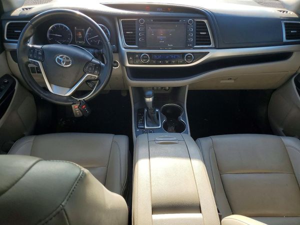 2019 TOYOTA HIGHLANDER SE/XLE