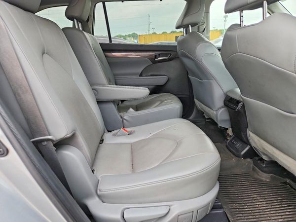 2020 TOYOTA HIGHLANDER Limited