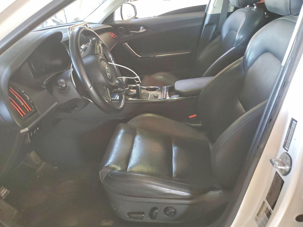 2019 KIA STINGER Base