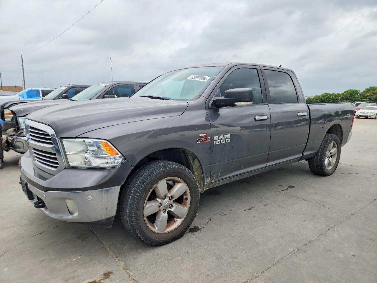 2016 RAM 1500 SLT CREW CAB 4X4
