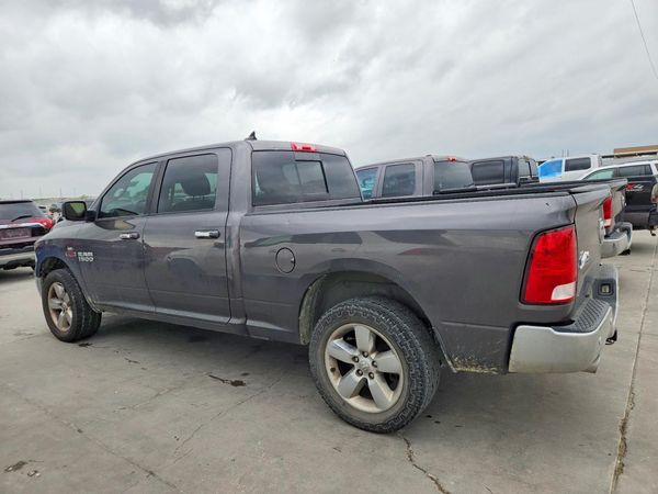 2016 RAM 1500 SLT CREW CAB 4X4