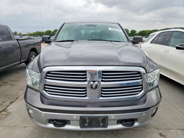 2016 RAM 1500 SLT CREW CAB 4X4